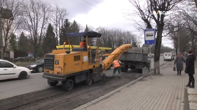 Ремонт дороги на Рівненській завершать за два дні (відео, фото)