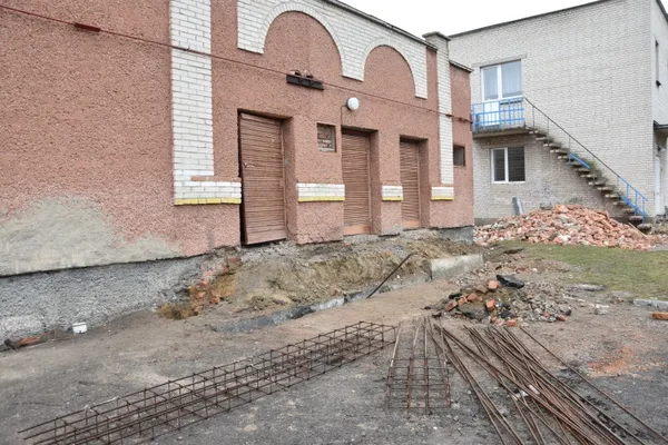 У Луцьку почали ремонтувати заклади освіти (фото)
