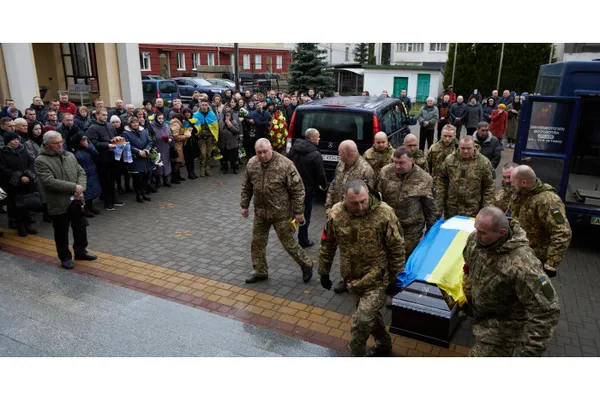 У Луцьку провели в останню путь двох загиблих Героїв (фото)