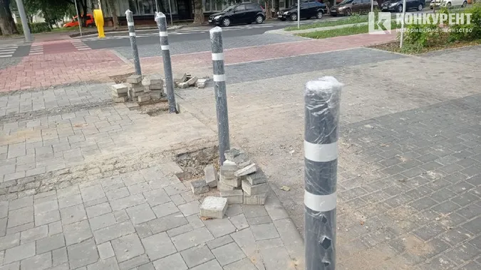 На Волі у Луцьку поставили нові обмежувачі руху (фото)