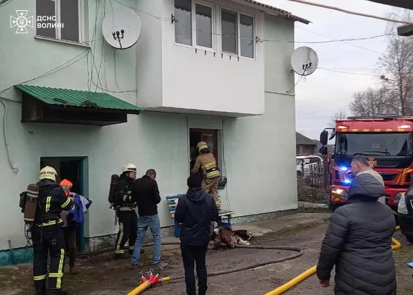 У Ковелі горів будинок з двома пенсіонерами та дитиною всередині