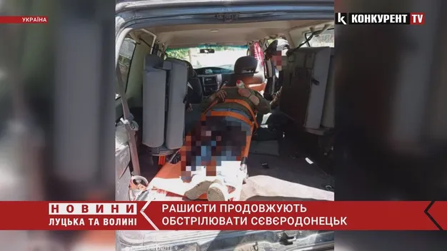 Одна жінка постраждала: окупанти продовжують обстрілювати Сєвєродонецьк (відео)