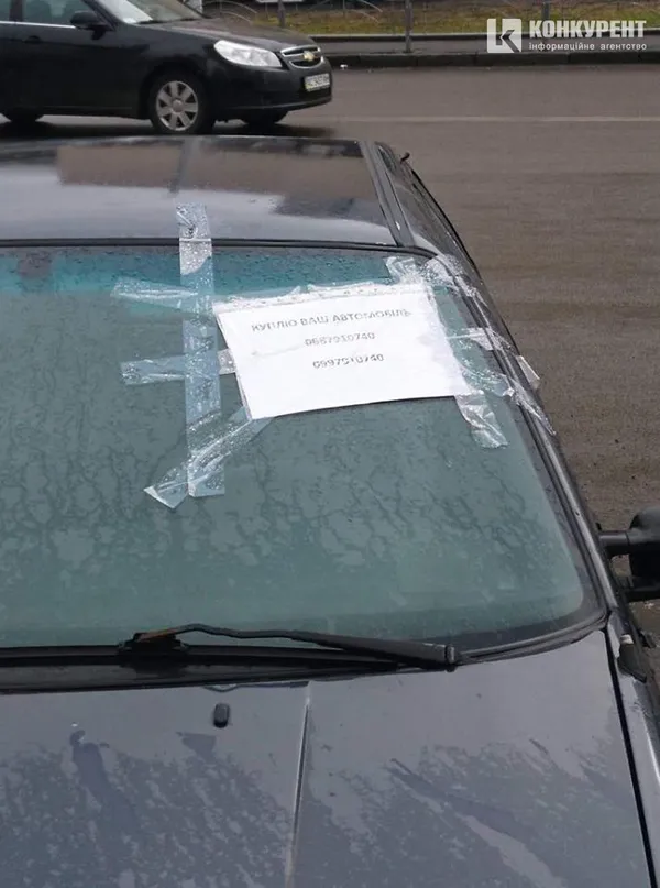 Із центру Луцька зникло «нічийне» авто (фото, оновлено)