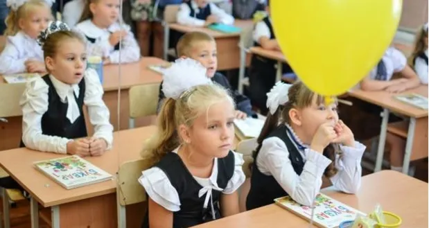 Змушувати дітей обов’язково носити шкільну форму не можна, – обмудсмен