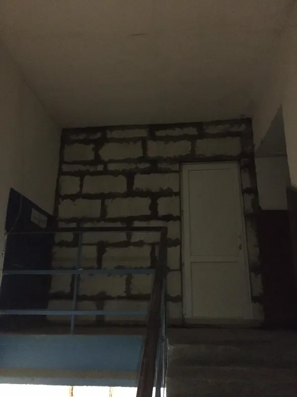 У Луцьку замурували прохід між «Динамо» і синагогою: виник конфлікт (фото)