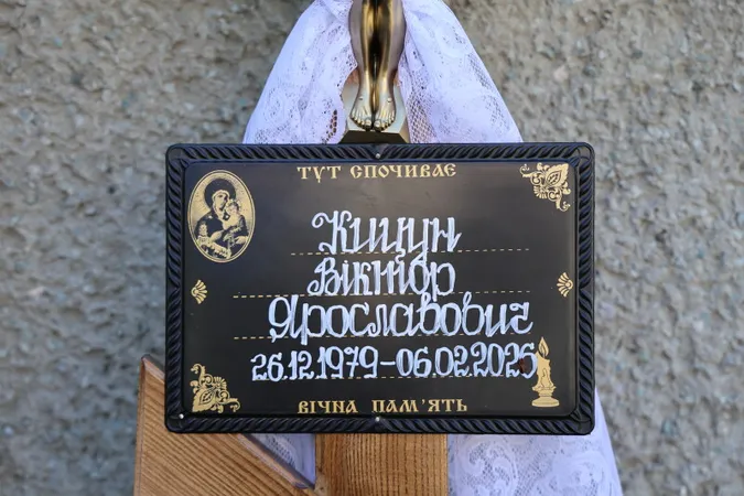 У Луцькій громаді попрощалися з Героєм Віктором Кицуном (фото)