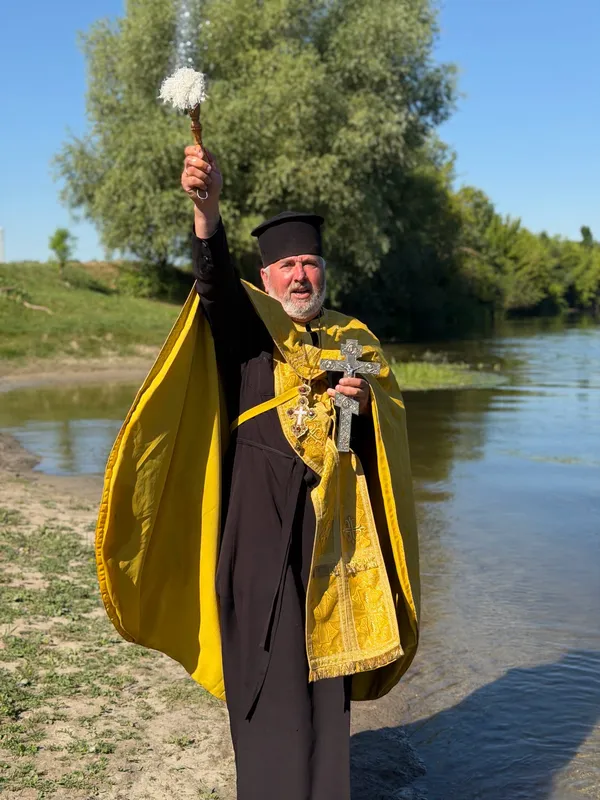 У Луцьку на березі Стиру освятили воду: що сталося (фото)