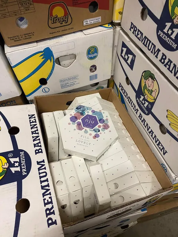 Косметика, хімія, продукти: в «Ягодині» знайшли «лівий» товар на 2,3 мільйона гривень (фото)