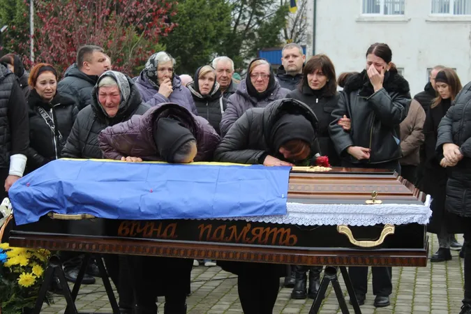 У Луцькому районі попрощалися із воїном Василем Савичем (фото)