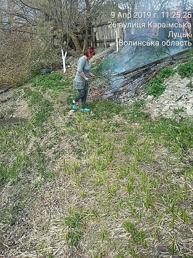 Лучанка заплатить за те, що палила сміття у Старому місті (фото)