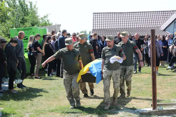 Загинув майже 2 роки тому: на Волині попрощалися з морпіхом Миколою Якубовичем (фото)