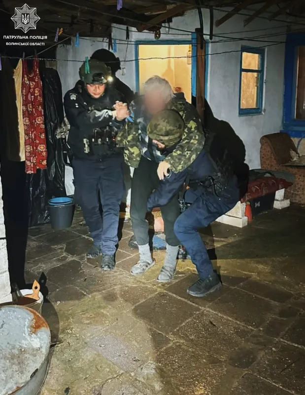 Евакуація поранених, цивільних і тварин: волинські патрульні повернулися з Херсона (фото)