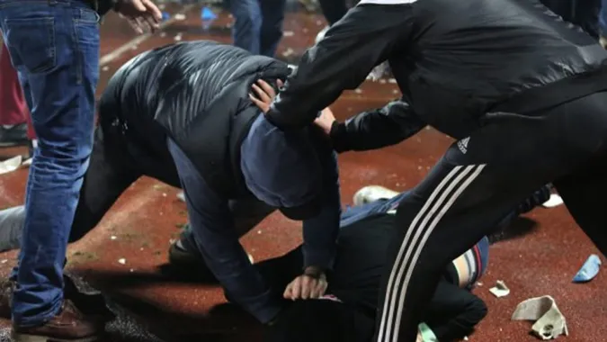П'яний лучанин побив перехожого та «підрізав» поліцейських