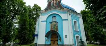На Волині стоїть унікальний храм-фортеця XVIII ст. з 4-метровими стінами: що приховує Стрітенська церква (фото)