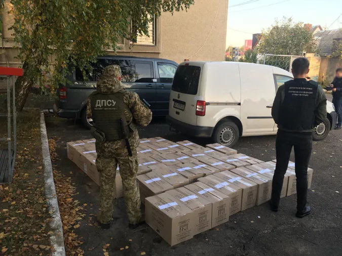 У Ковелі зупинили автомобіль із сигаретами на пів мільйона гривень (фото, відео)