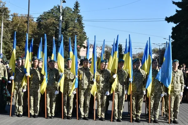 Учні військового ліцею в Луцьку склали присягу (фото)