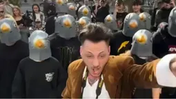 У Києві група квадроберів атакувала заклад фастфуду (відео)