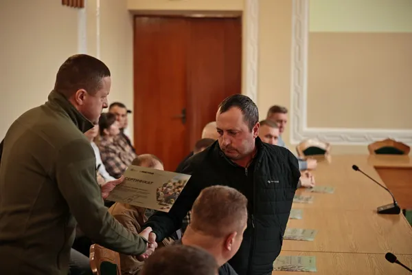 На Волині ветеранам і родинам полеглих захисників вручили сертифікати на житло (фото)
