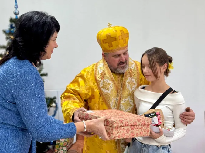«Святий Миколай, почуй мене»: діти загиблих захисників з Волині отримали подарунки (фото)