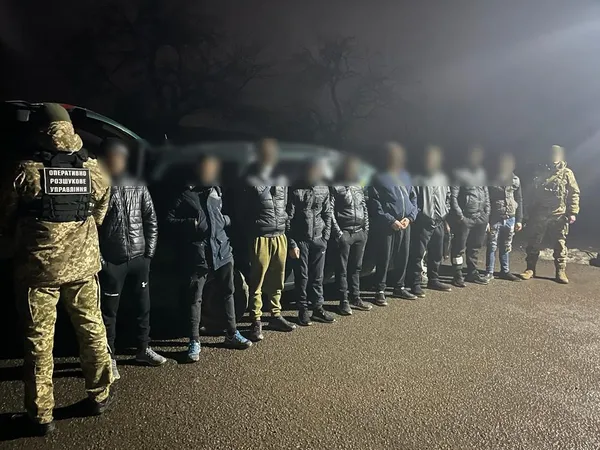 Поблизу кордону зі Словаччиною зловили 16 втікачів за добу (фото, відео)