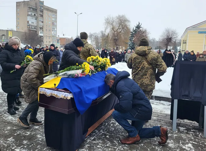 На Волині попрощались з Героєм Юрієм Мельником (фото)