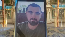 Зустріли на колінах: на Волині попрощалися з воїном Олександром Шевчуком (фото)