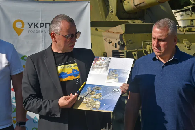 У Луцьку погасили блок марок «Зброя Перемоги. Світ з Україною» (фото)