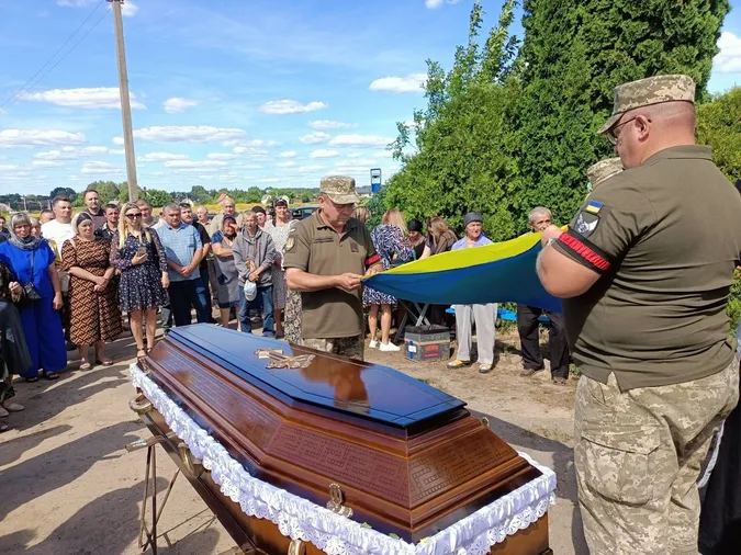 Захищав Україну з 2014: на Волині попрощалися із Героєм Віталієм Рудницьким (фото)
