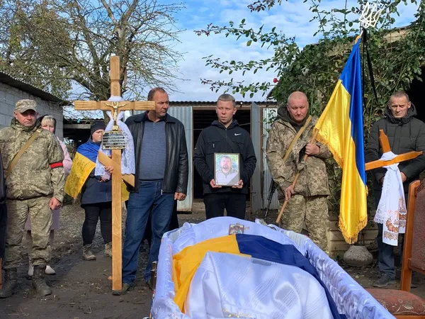 Був надійним плечем: у Луцькому районі прощались з Анатолієм Кошелюком (фото)