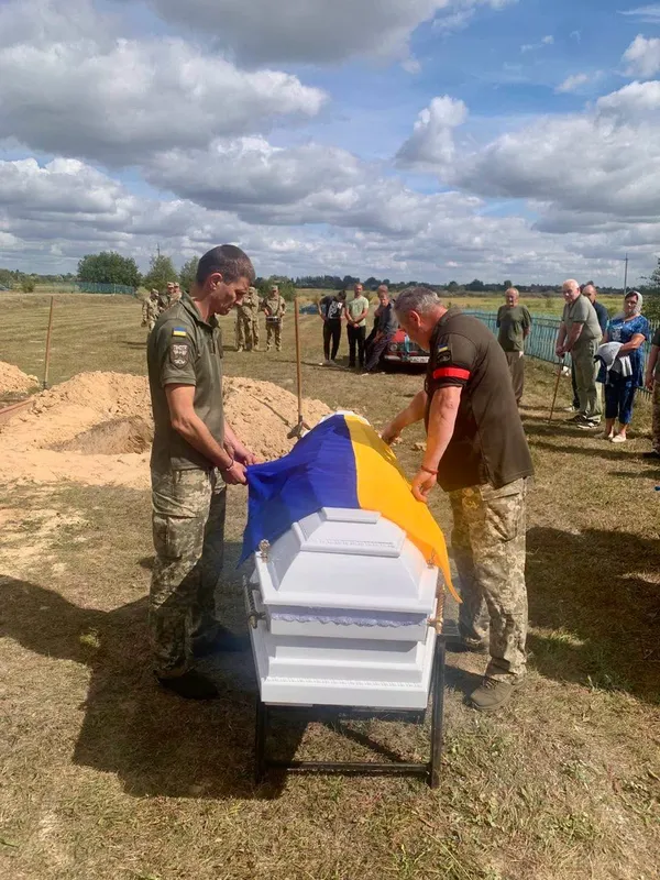 Загинув понад два роки тому: Волинь попрощалася із захисником Миколою Андрощуком (фото)