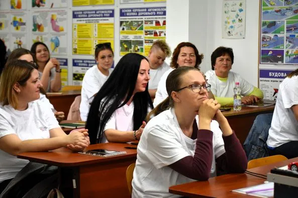 У Луцьку стартували безплатні курси водіння для жінок (фото)