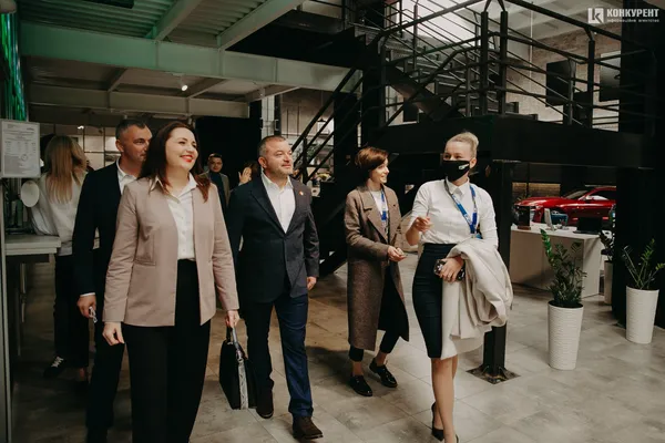 Про що говорили Покровський і Надточій на зустрічі із представниками автобізнесу (фото)