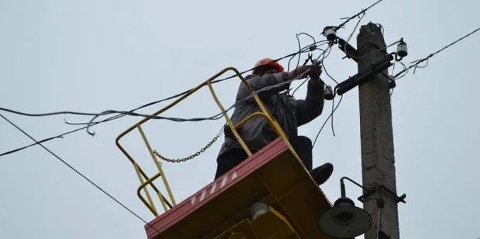 У селі під Луцьком через аварію немає електрики