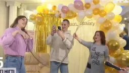 Встановила національний рекорд: майстриня манікюру наростила 995 сантиметрів штучних нігтів (відео)