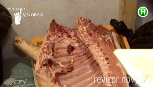 «Ревізор» у ковельському супермаркеті: «прострочка» та «пекло» у морозилці (фото, відео)