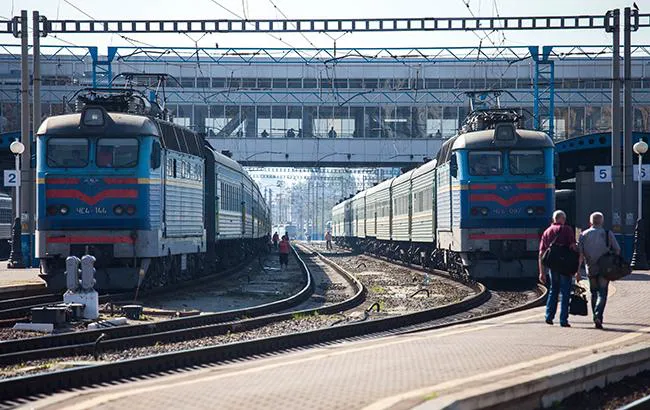 «Укрзалізниця» просить назвати поїзди, яких бракує