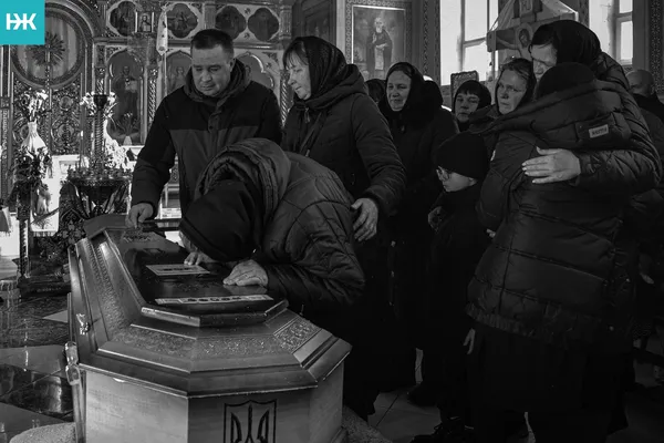 Без батька залишилися двоє дітей: на Волині попрощалися з воїном Віктором Веремійчиком (фото)