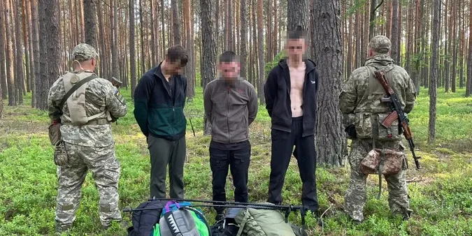Йшли до кордону: на Волині затримали чотирьох ухилянтів (фото)