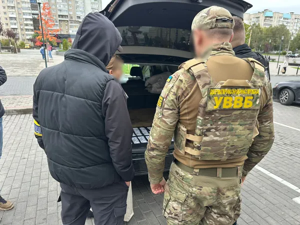 «Сімейний підряд»: на Волині викрили схему переправлення чоловіків за кордон через фіктивні шлюби (фото)