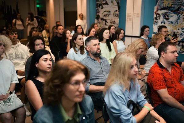 Метал з Маріуполя, гіпсокартон із Соледару: у Луцьку автор «Модулю тимчасовості» розповів про його створення (фото)