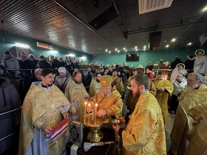 Замість танців – молитва: у Володимирі колишній нічний клуб став «храмом» УПЦ (МП)