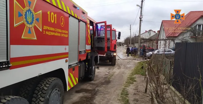 У Ковелі рятувальники витягнули з вогню 40-річного чоловіка (фото)