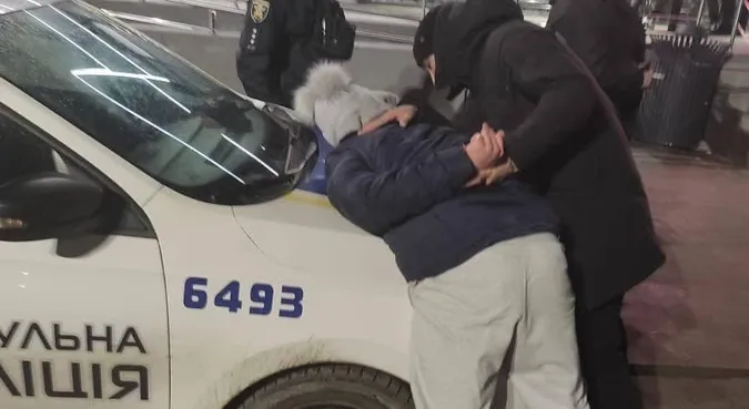 Затримали людей, які закидали гранатами приміщення суду в Любомлі (фото, відео)