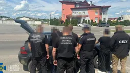 «Квиток» за кордон – 5 тисяч доларів: СБУ зірвала схему втечі ухилянтів на Волині