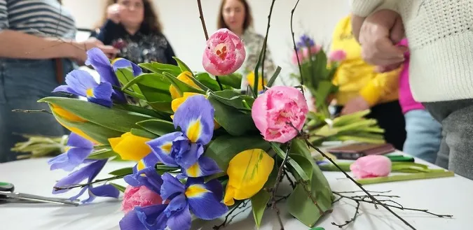 Терапія для душі: у Луцьку стартували безплатні курси флористики для жінок (фото, відео)
