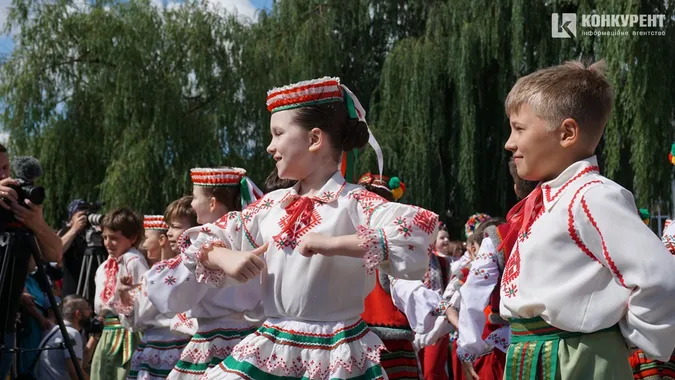 Як у Луцьку випускникам вручали медалі (фото)