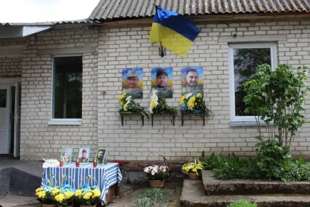 На Маневиччині відкрили меморіальні дошки трьом захисникам