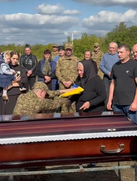 На Волині провели в останню дорогу воїна «Азову» Олександра Дроця (фото)