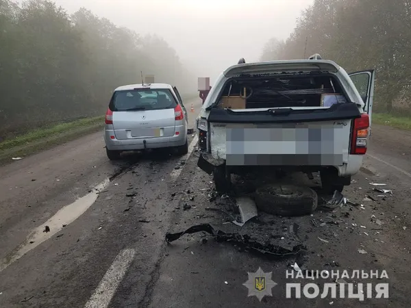 На трасі Ковель-Луцьк Renault в’їхало в Mitsubishi (фото)