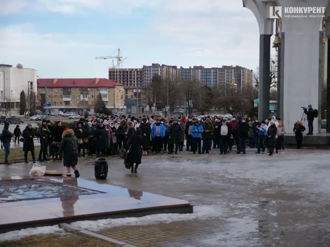 Волинську ОДА пікетували обурені підприємці: що вони хочуть (фото, відео)